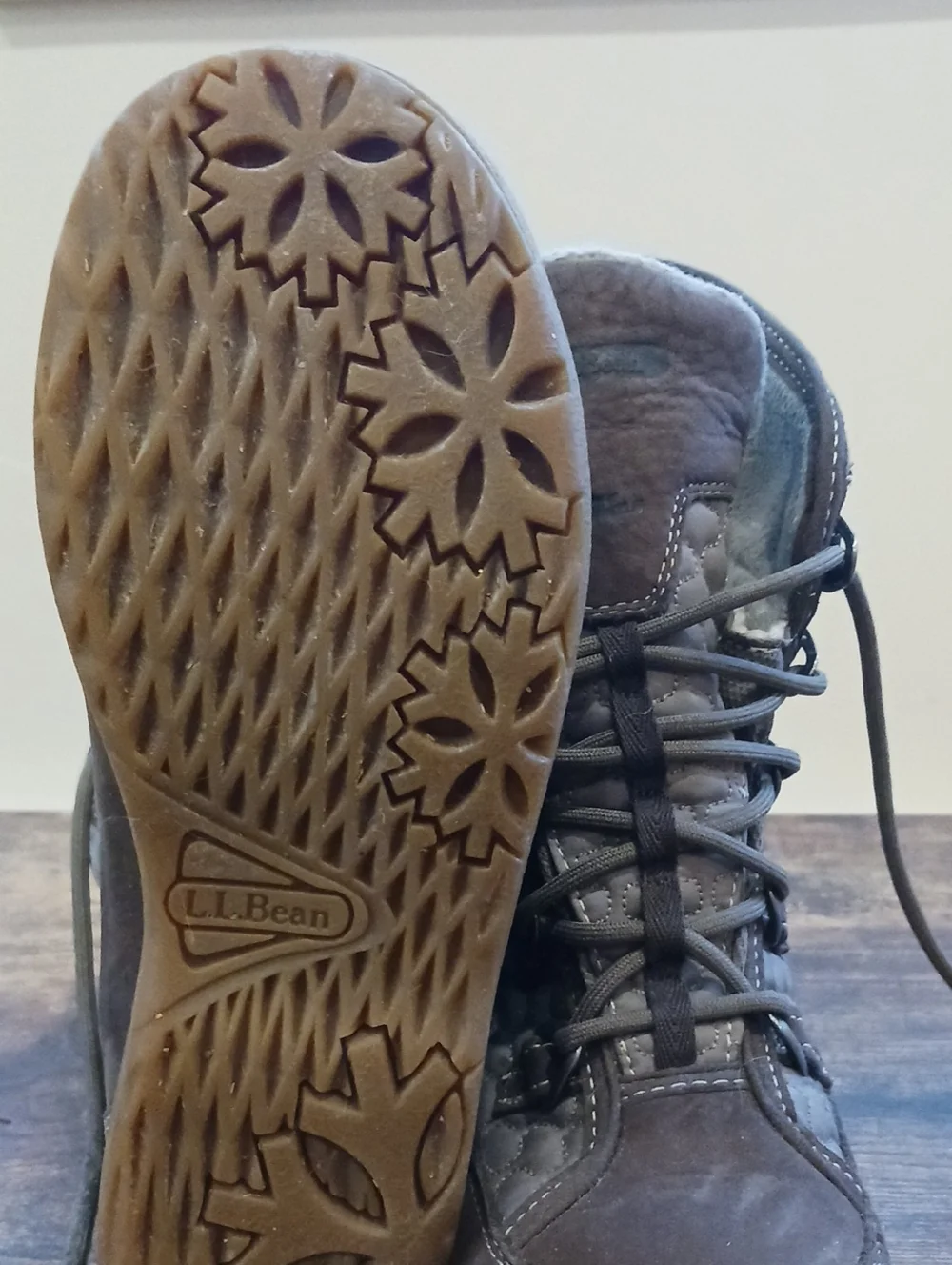 LL BEAN WOMENS TEK 2.5 WINTER BOOTS SIZE 7 M .  200 GRAM